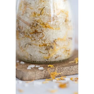 Helende fotbad med ringblomst