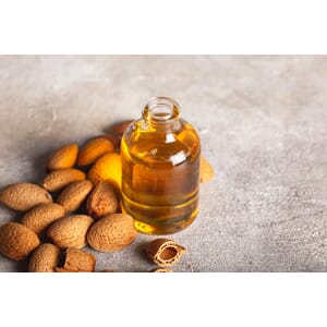 Aprikoskjerneolje presset og filtrert